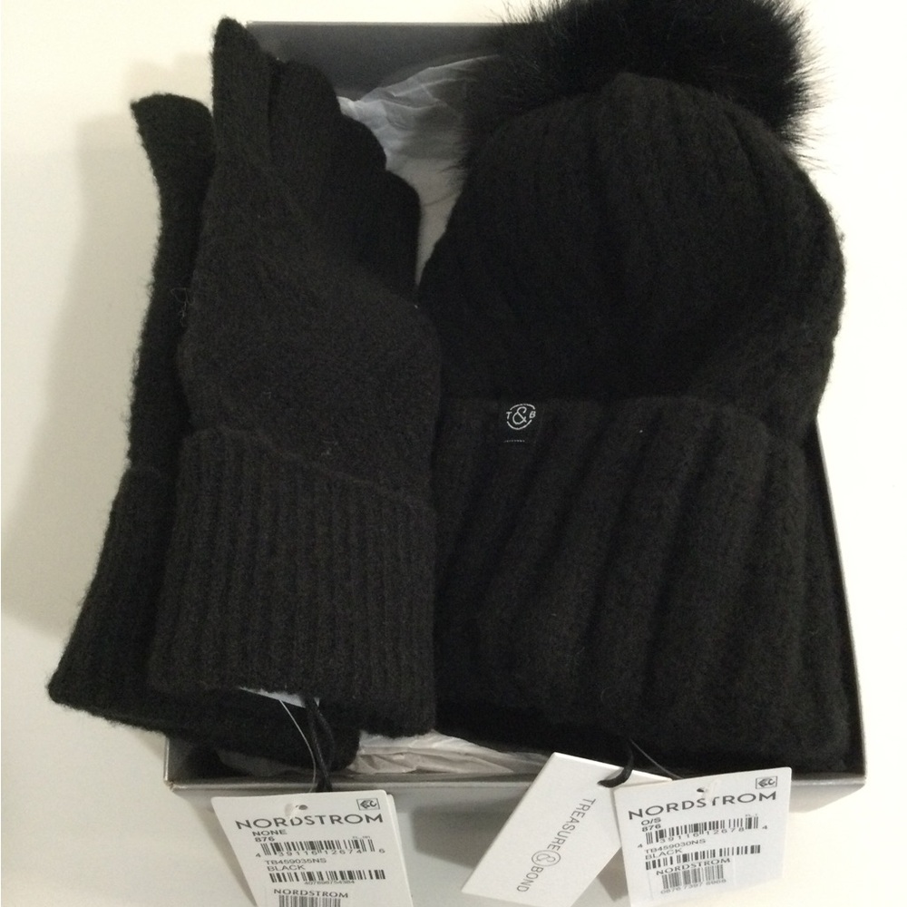 Nordstrom Treasure Bond Women’s Black Knit Pom Beanie and Glove Set